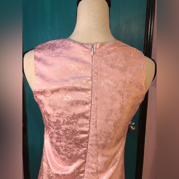 Baby Pink Red Rose Shift Dress 🌹 - Picture 15 of 15